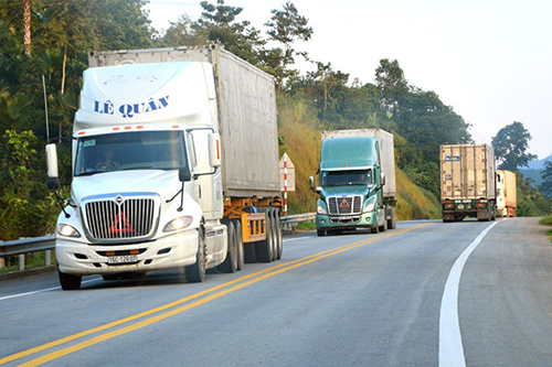 Xe quá tải tiếp tục “tấn công” cao tốc tỷ đô